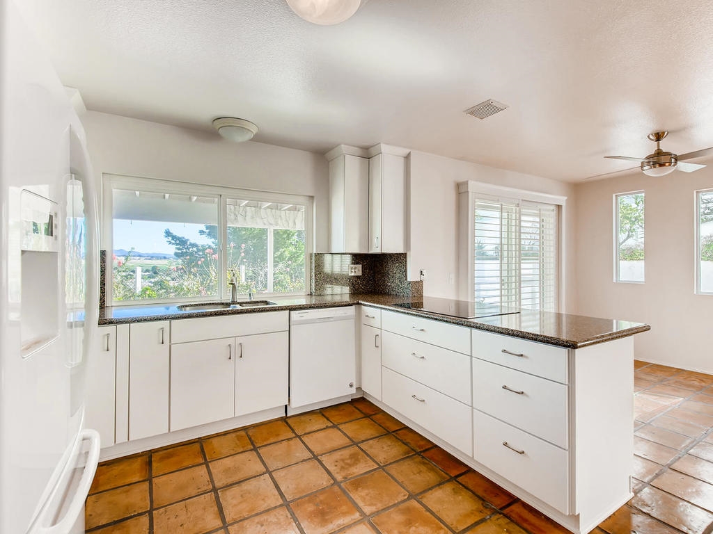 360 Compass Road Oceanside, CA 92054 - Photo 8 of 25