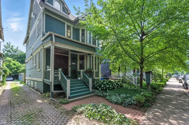 $1,395,000 | 5729 South Harper Avenue, Chicago, IL 60637