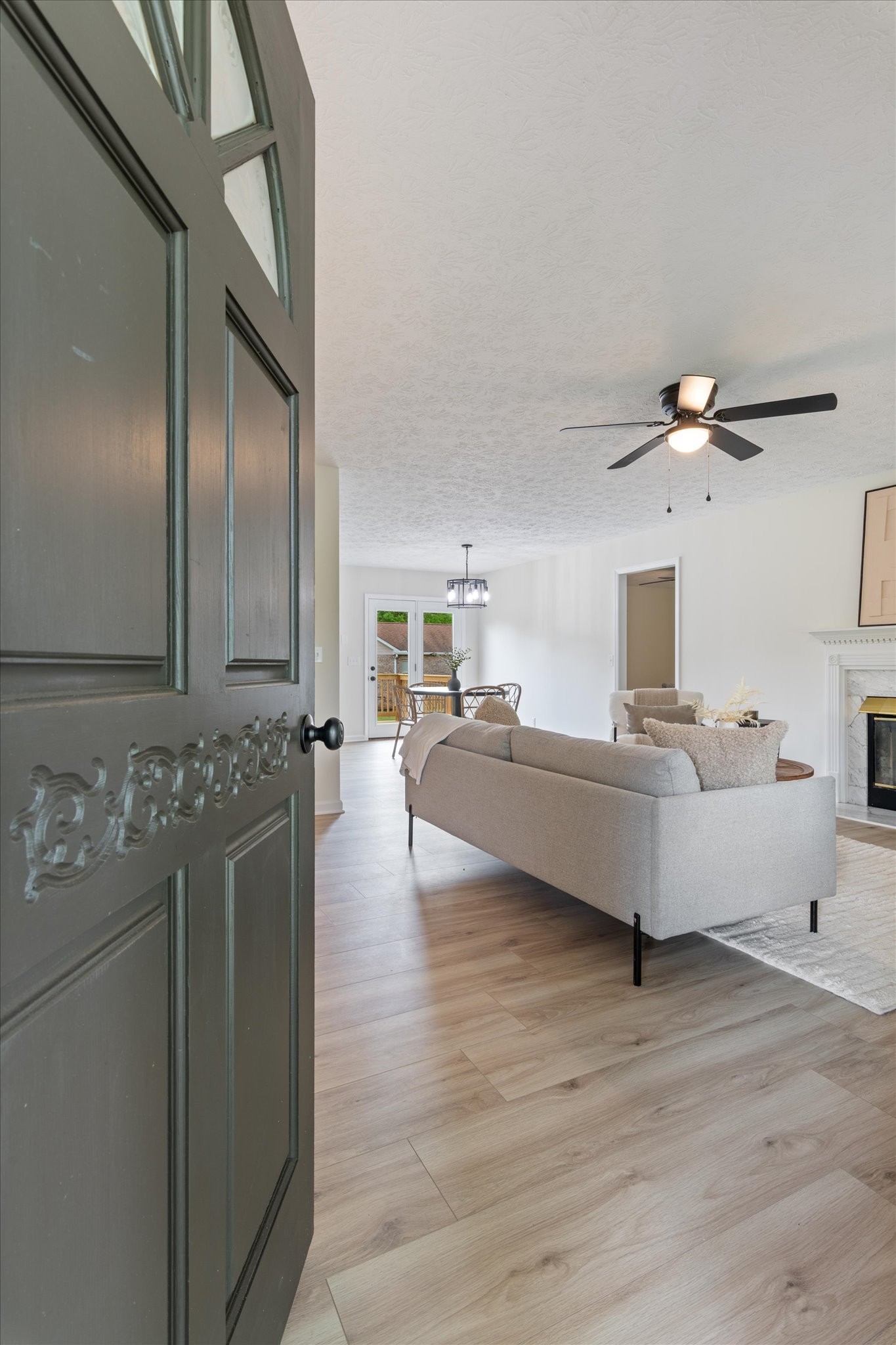 3671 Apache Trail Springfield, TN 37172 - Photo 4 of 28 a living room with furniture kitchen view and a wooden floor