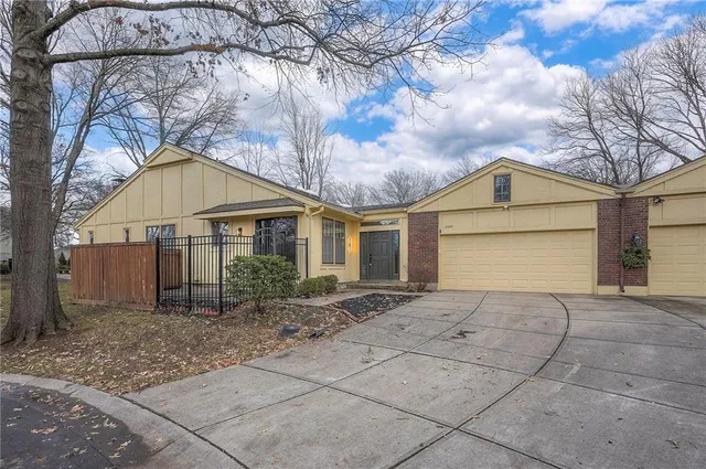 $449,900 | 12891 Cambridge Court, Leawood, KS 66209