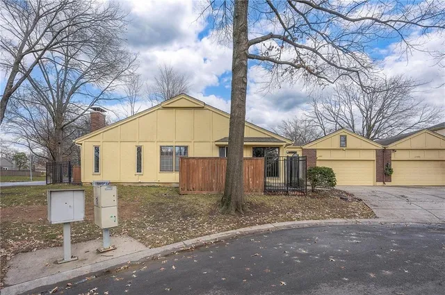 $449,900 | 12891 Cambridge Court, Leawood, KS 66209
