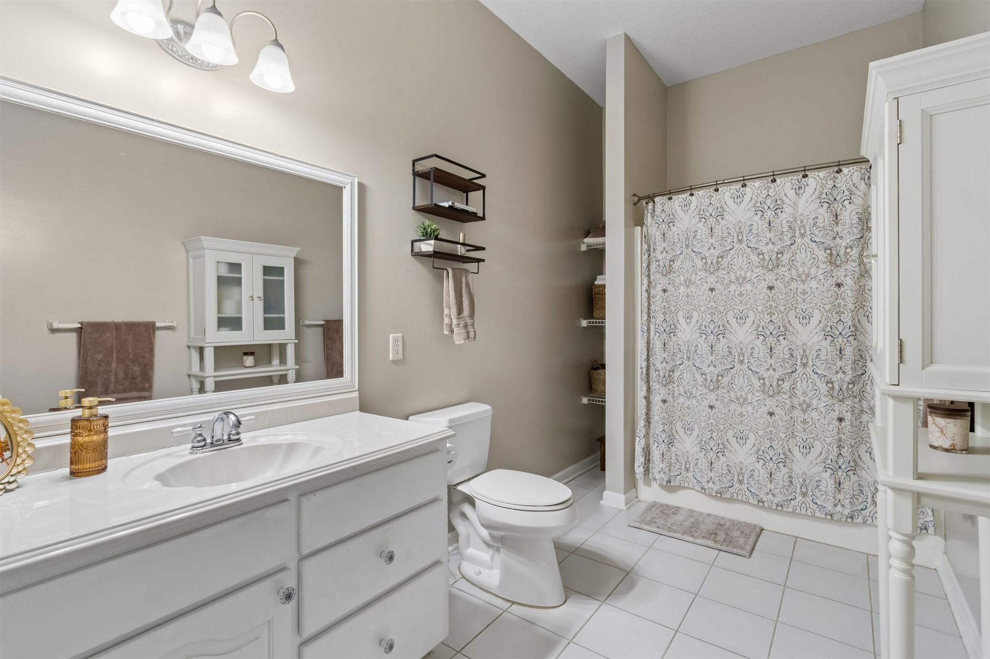 97070 Morgans Way Yulee, FL 32097 - Photo 38 of 69 hall bath