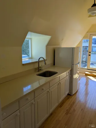 $2,200 | 400 6th Street, Unit 3, Petaluma, CA 94952