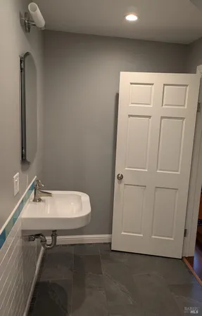 $2,200 | 400 6th Street, Unit 3, Petaluma, CA 94952