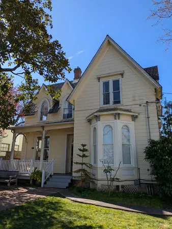 $2,200 | 400 6th Street, Unit 3, Petaluma, CA 94952