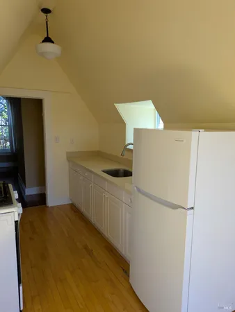 $2,200 | 400 6th Street, Unit 3, Petaluma, CA 94952