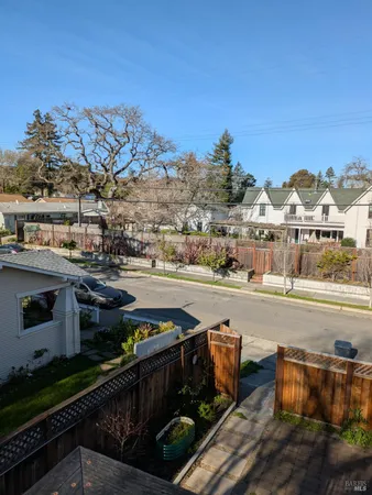 $2,200 | 400 6th Street, Unit 3, Petaluma, CA 94952