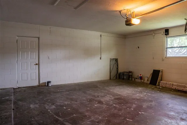 a view of room with workspace