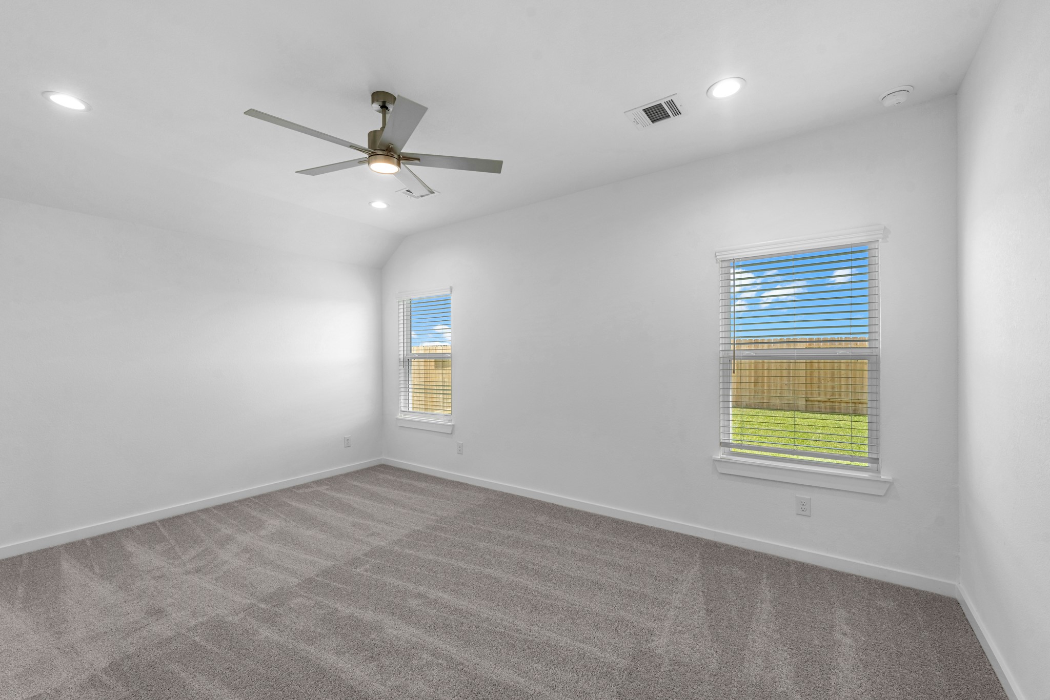 818 Orchard Vale Road Rosharon, TX 77583 - Photo 9 of 27 Gallery Image 9