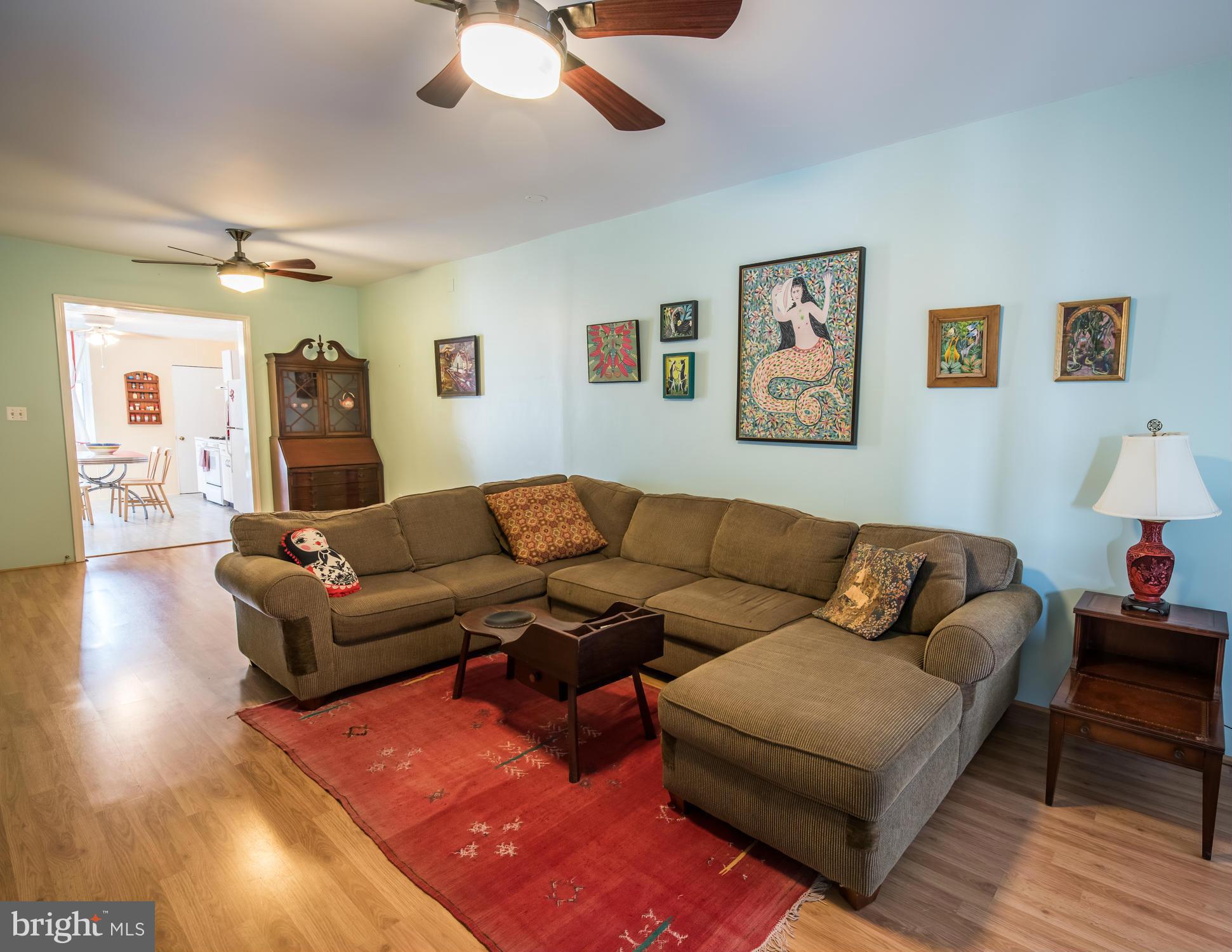 4313 Falls Road Baltimore, MD 21211 - Photo 3 of 18 Living Room