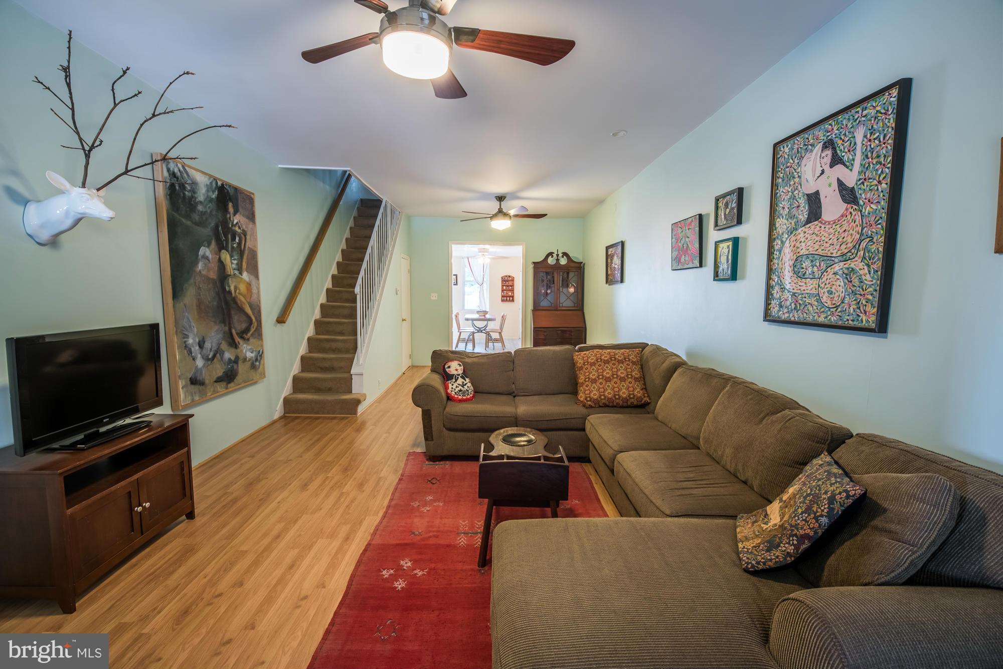 4313 Falls Road Baltimore, MD 21211 - Photo 4 of 18 Living Room