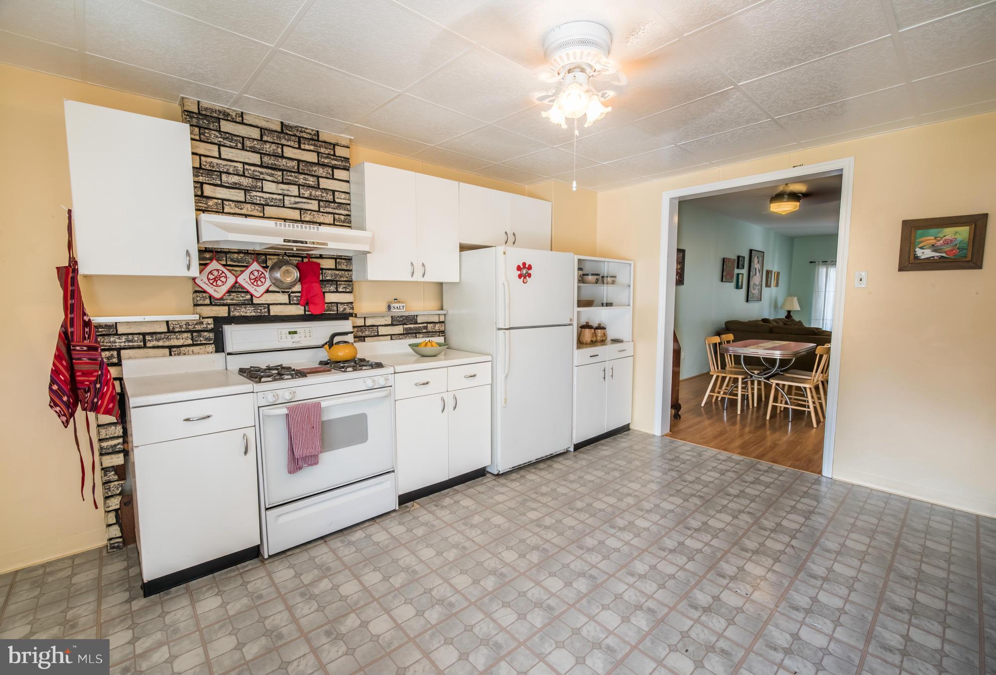 4313 Falls Road Baltimore, MD 21211 - Photo 7 of 18 Kitchen