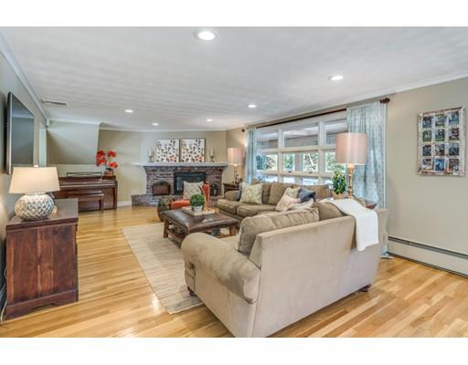 5 Doncaster Road Lynnfield, MA 01940 - Photo 6 of 29 Gallery Image 6