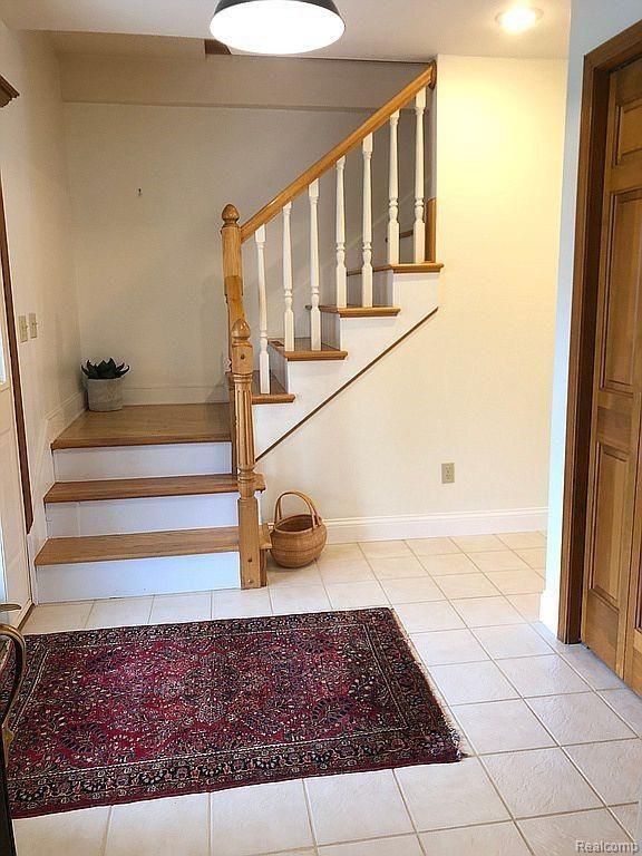 13175 Holtforth Road Fenton, MI 48430 - Photo 5 of 25 5.jpg