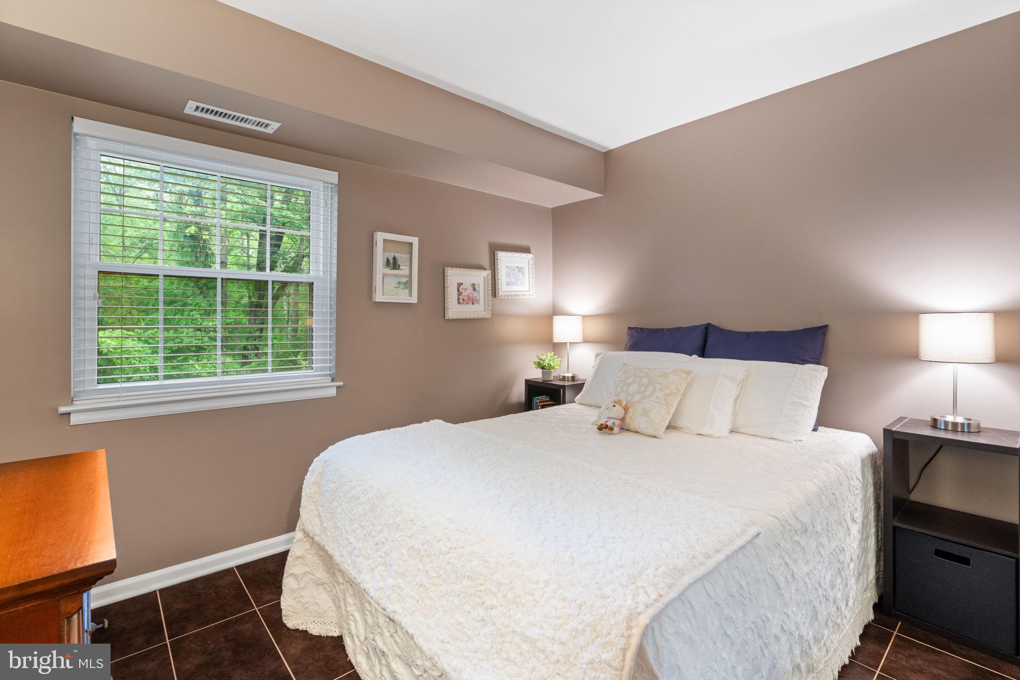 5804 Cove Landing Road, Unit 101 Burke, VA 22015 - Photo 24 of 37 2nd Bedroom