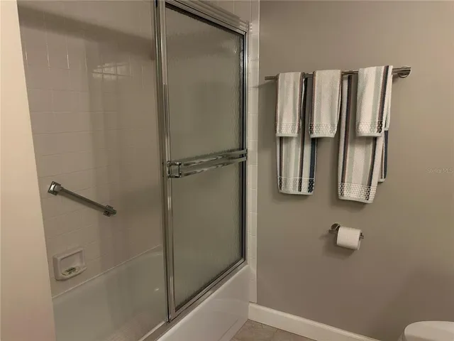 $1,950 | 5662 Gardens Drive, Unit 104, Sarasota, FL 34243