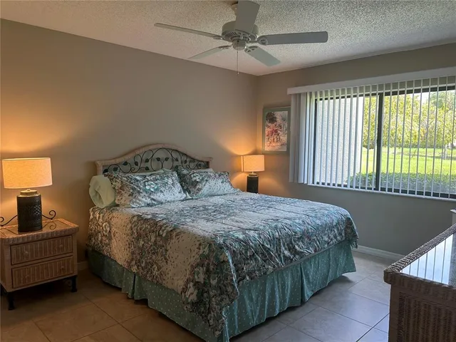 $1,950 | 5662 Gardens Drive, Unit 104, Sarasota, FL 34243