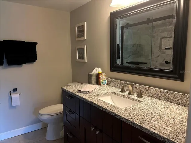 $1,950 | 5662 Gardens Drive, Unit 104, Sarasota, FL 34243