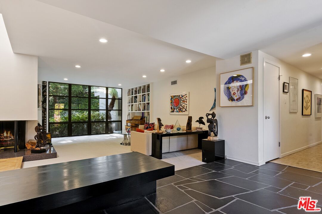 814 Leonard Road Los Angeles, CA 90049 - Photo 8 of 51 Gallery Image 8