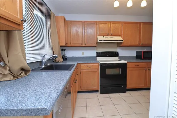 $1,400 | 482 Lake Avenue, Unit 4, Bristol, CT 06010