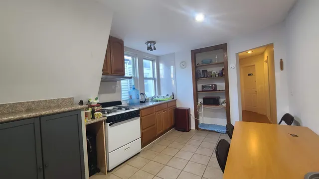 $1,600 | 42 49th Street, Unit 3R, Weehawken, NJ 07086