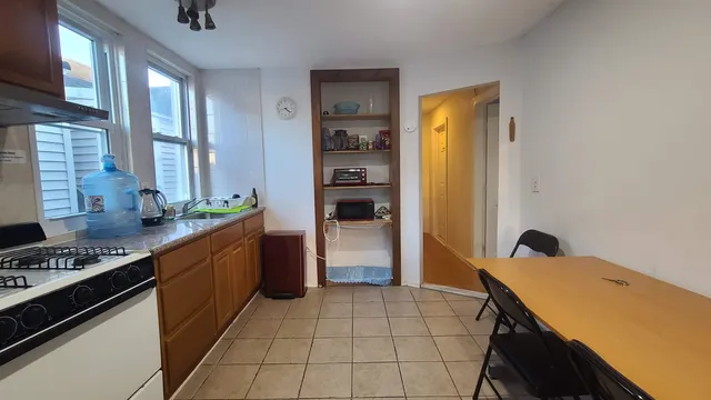 $1,600 | 42 49th Street, Unit 3R, Weehawken, NJ 07086