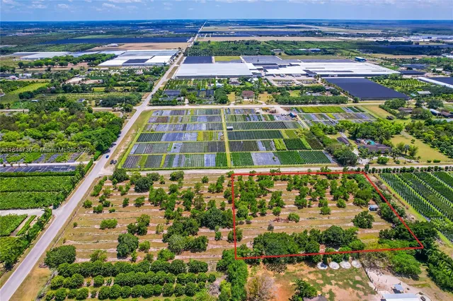 view of a tennis court
