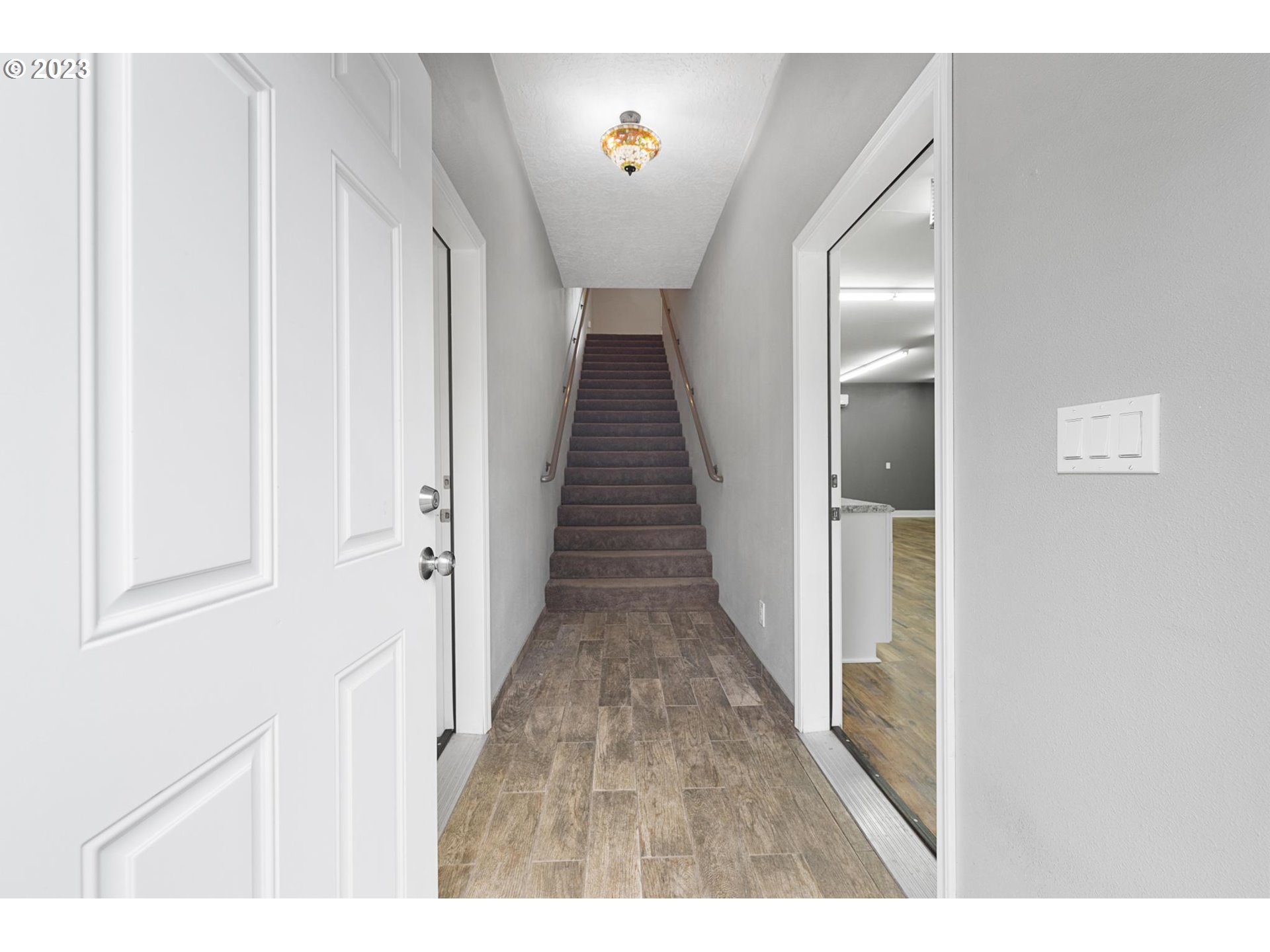 40798 Hillcrest Loop Astoria, OR 97103 - Photo 2 of 33 Entrance/Foyer