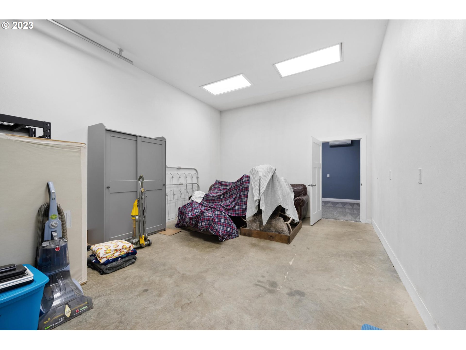 40798 Hillcrest Loop Astoria, OR 97103 - Photo 21 of 33 Garage