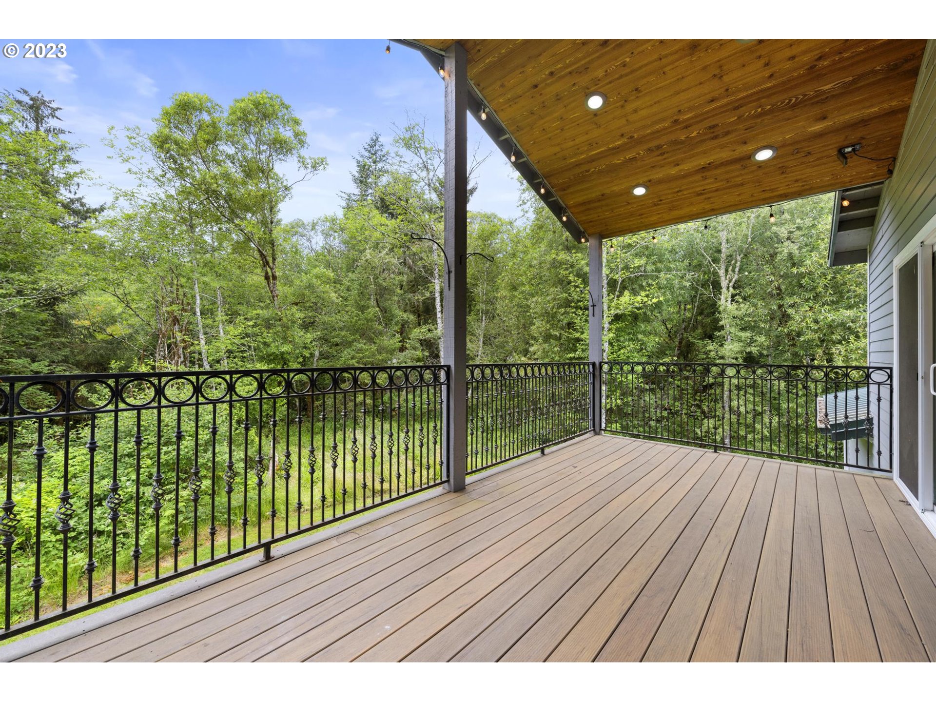 40798 Hillcrest Loop Astoria, OR 97103 - Photo 28 of 33 Deck