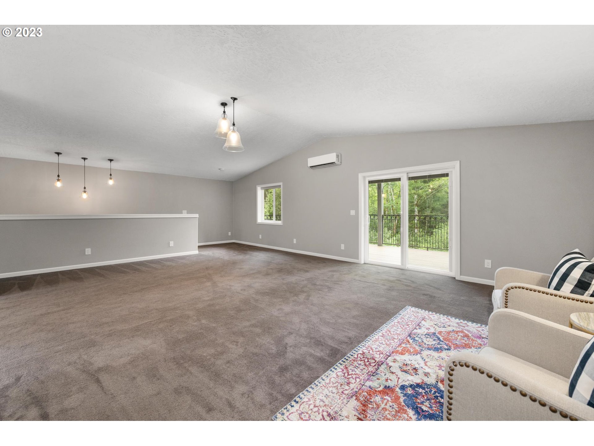40798 Hillcrest Loop Astoria, OR 97103 - Photo 5 of 33 Living Room