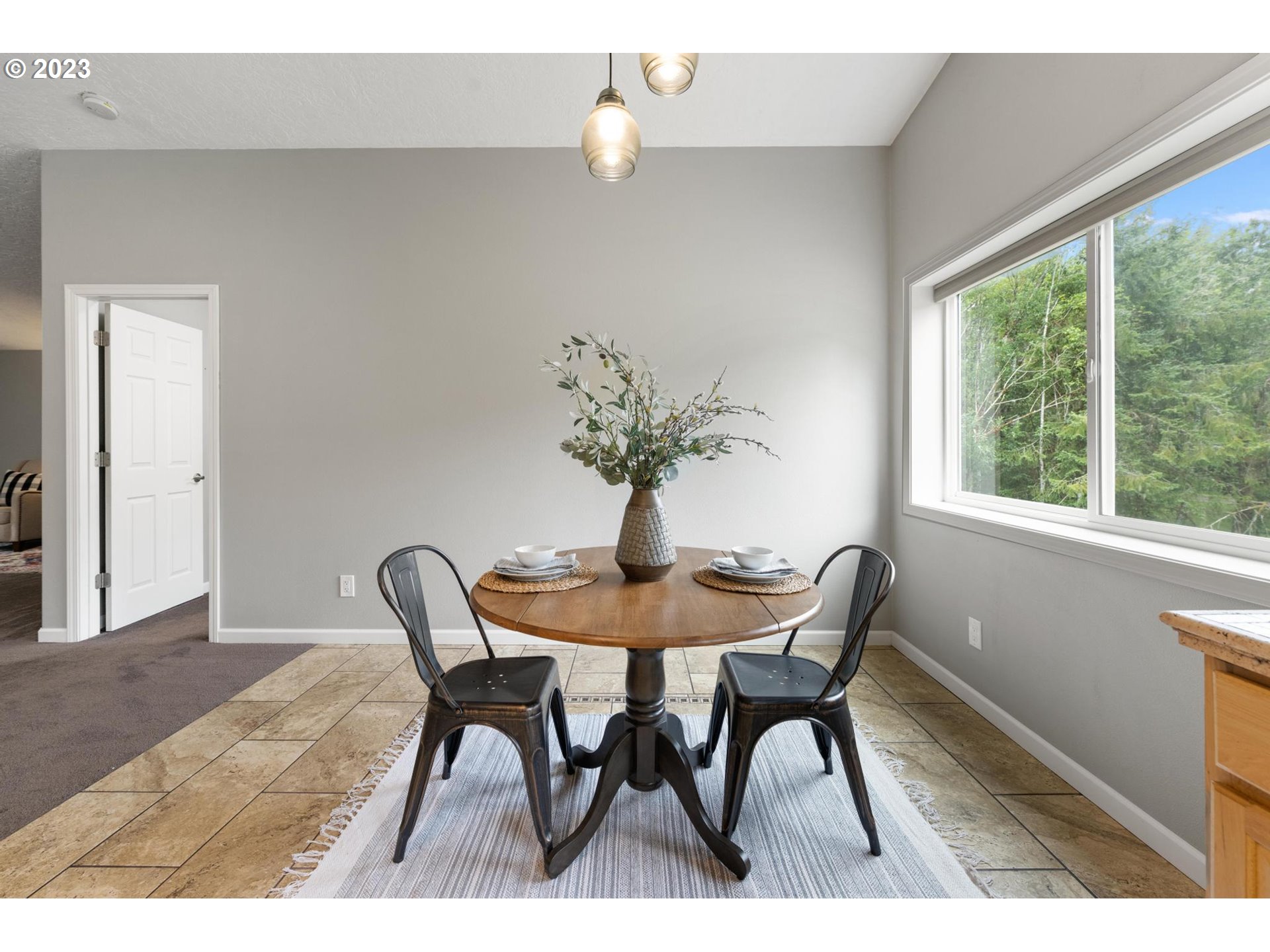 40798 Hillcrest Loop Astoria, OR 97103 - Photo 7 of 33 Dining Area