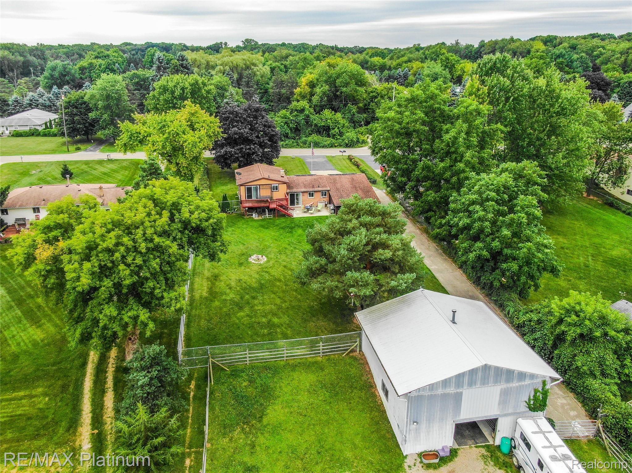 3758 Morgan Road Lake Orion, MI 48359 - Photo 2 of 46 Exteriors (31 of 35).jpg