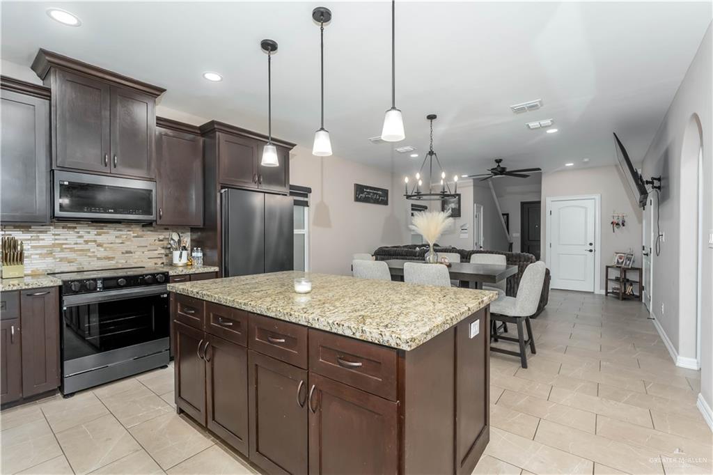 709 La Laguna Road Mission, TX 78572 - Photo 13 of 41