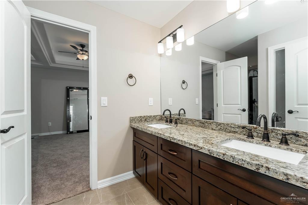 709 La Laguna Road Mission, TX 78572 - Photo 19 of 41