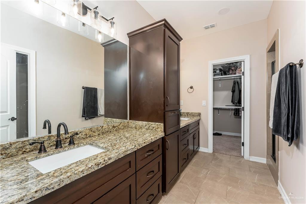 709 La Laguna Road Mission, TX 78572 - Photo 21 of 41