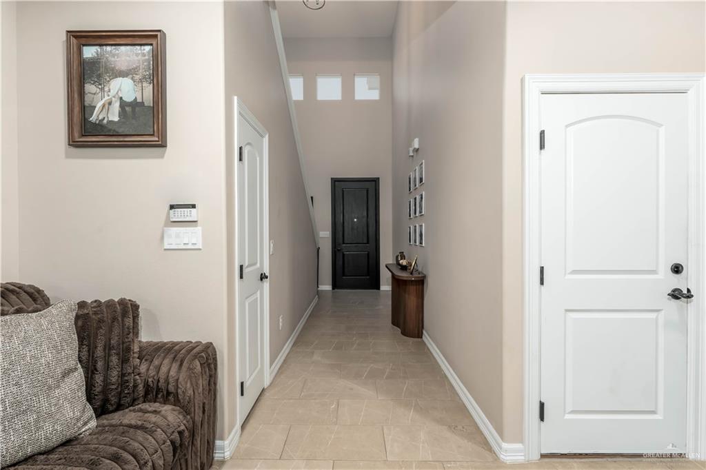 709 La Laguna Road Mission, TX 78572 - Photo 5 of 41