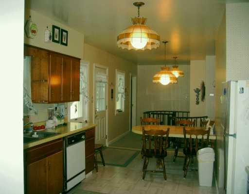 144 Glasgow Road Gibsonia, PA 15044 - Photo 4 of 8 Kitchen.