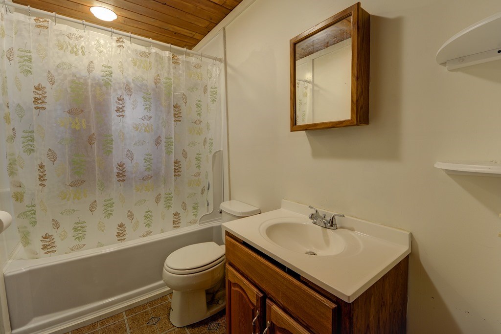 307 Tunnel Stream Road Benton, NH 03785 - Photo 22 of 37 Gallery Image 22