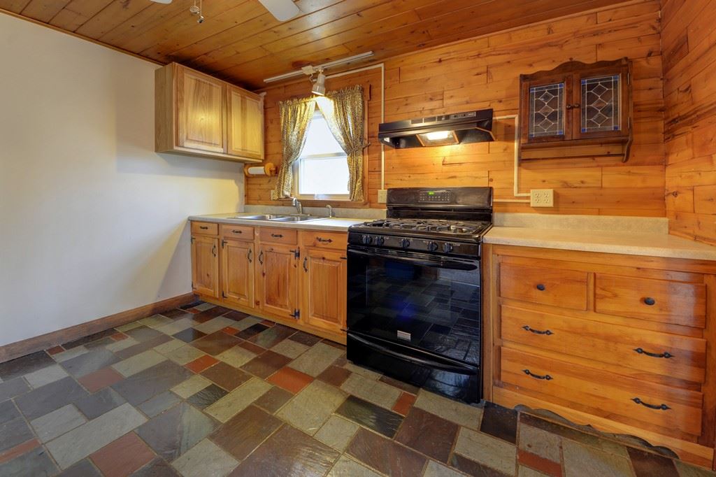 307 Tunnel Stream Road Benton, NH 03785 - Photo 7 of 37 Gallery Image 7