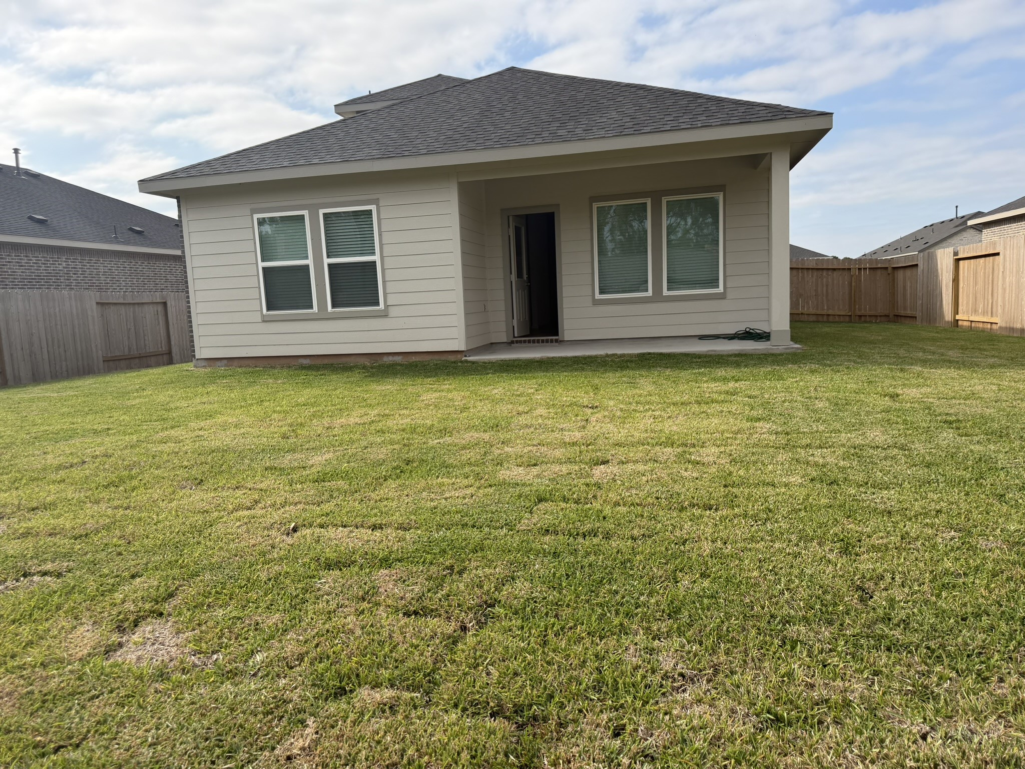407 Robin Court Angleton, TX 77515 - Photo 13 of 43