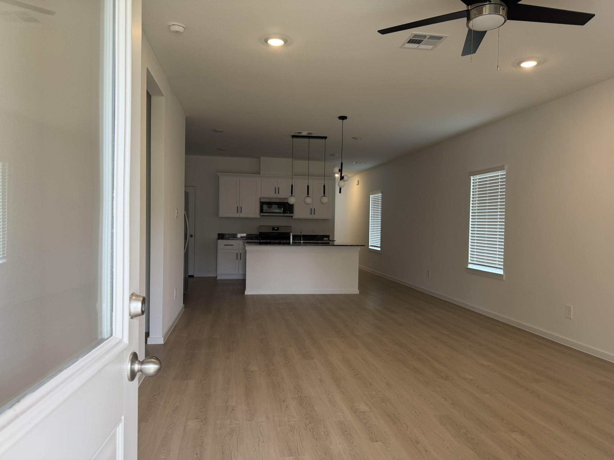 407 Robin Court Angleton, TX 77515 - Photo 14 of 43