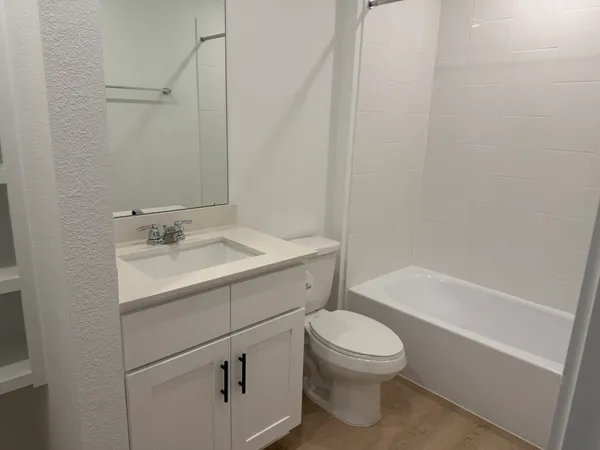 $2,650 | 407 Robin Court, Angleton, TX 77515