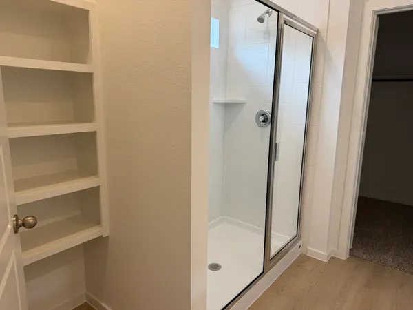 $2,650 | 407 Robin Court, Angleton, TX 77515