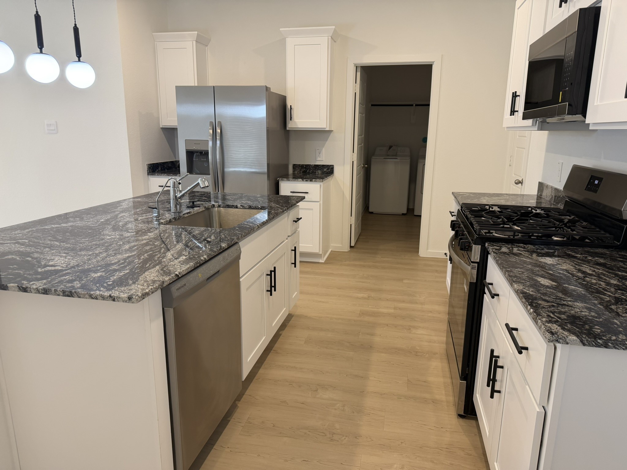 407 Robin Court Angleton, TX 77515 - Photo 40 of 43