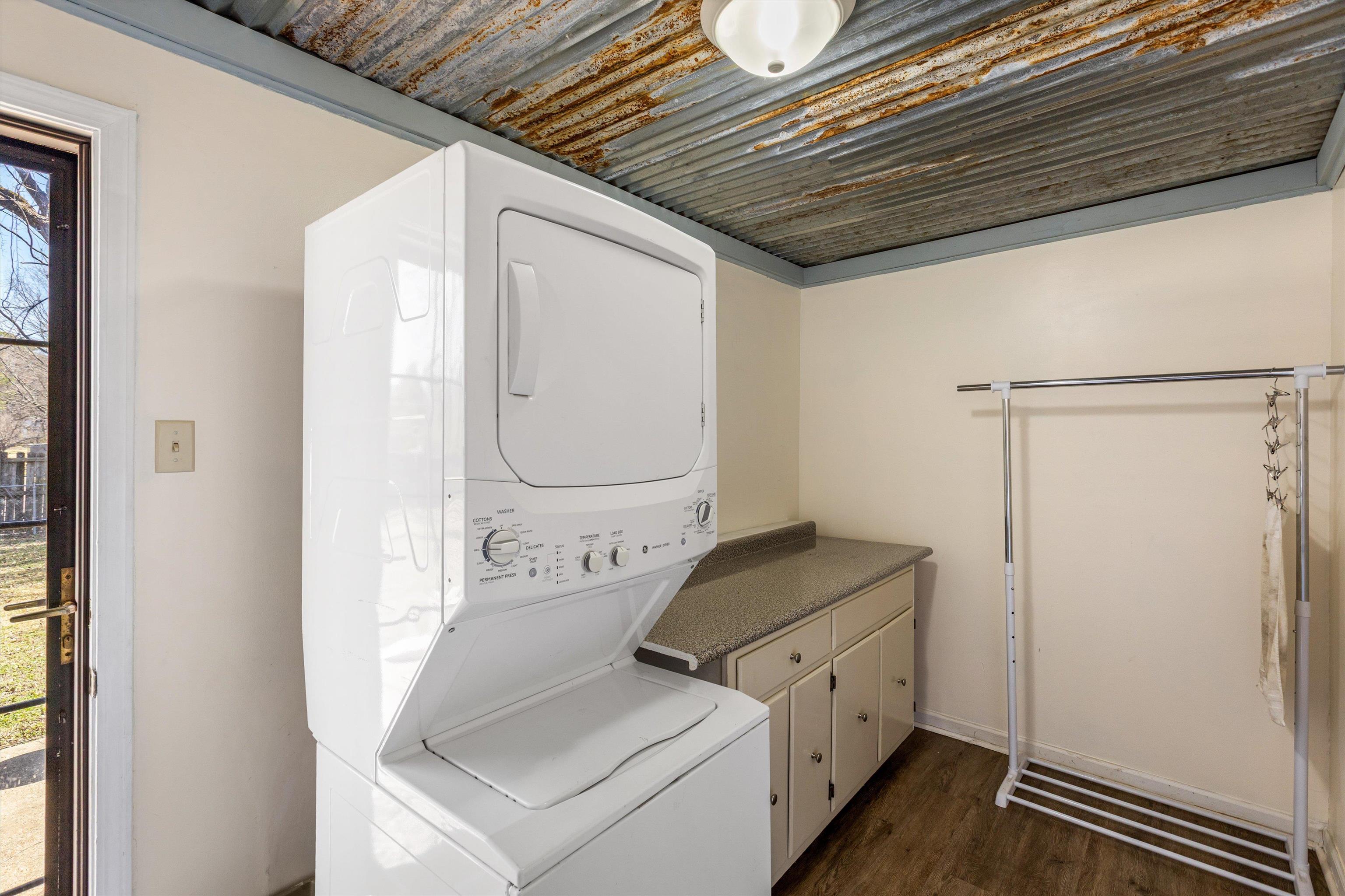 3876 Luther Road Bartlett, TN 38135 - Photo 17 of 20 a utility room with dryer and washer