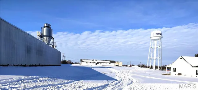 $20,000 | 1520 South Mill Street, Nashville, IL 62263