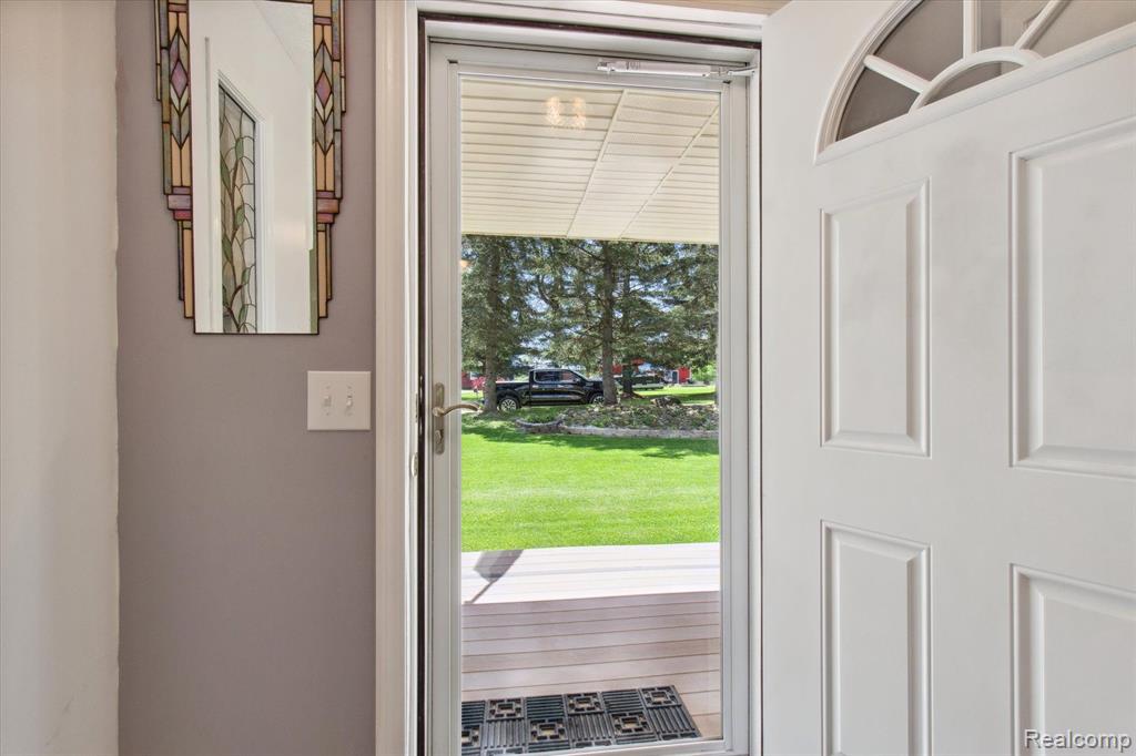898 Rowland Road Leonard, MI 48367 - Photo 10 of 58