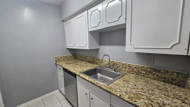 $850 | 3015 Greenridge Drive, Unit 68, Houston, TX 77057