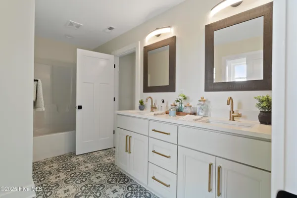 $549,900 | 3111 Staysail Drive, Elizabeth City, NC 27909